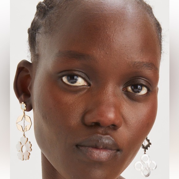 NWT Tory Burch Kira mismatched Gold and mother of pearl Geometric Drop Earrings - Picture 6 of 7